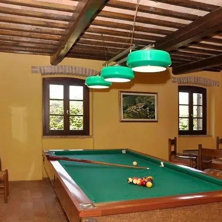 Almone Sleeps 14 *
